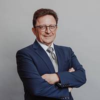Dr. Uwe Scheder