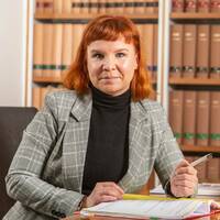 Ein Portraitbild von Rechtsanwältin Gesine-Gross-Heynck Bocholt