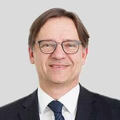 Portrait Dr. Andreas Oser, LL.M.