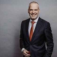 Portrait Dr. Thomas Mronz