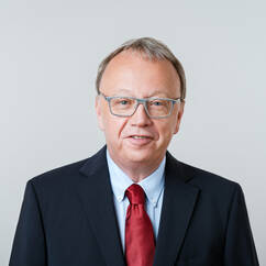 Portrait Dr. Christof Stapf