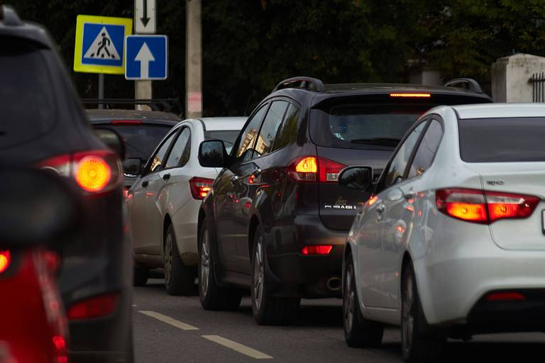 stau-auto-verkehr